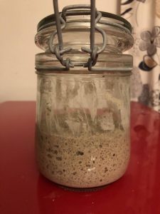 Potje actieve starter met bubbels